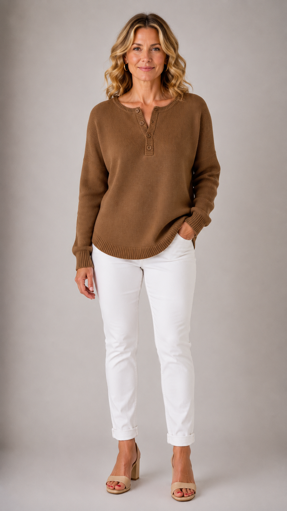 Monica™ | Maglione Classico con Bottoni