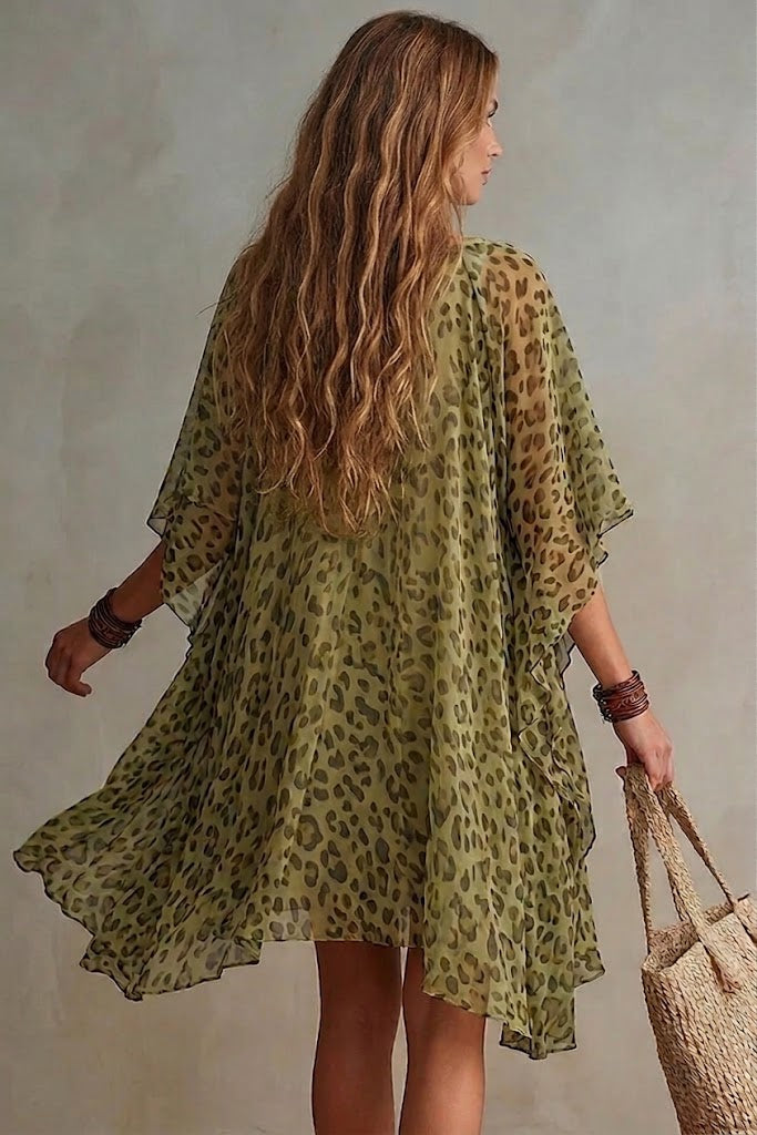 Ornella | Abito kaftan in chiffon leopardato verde oliva con scollo a V