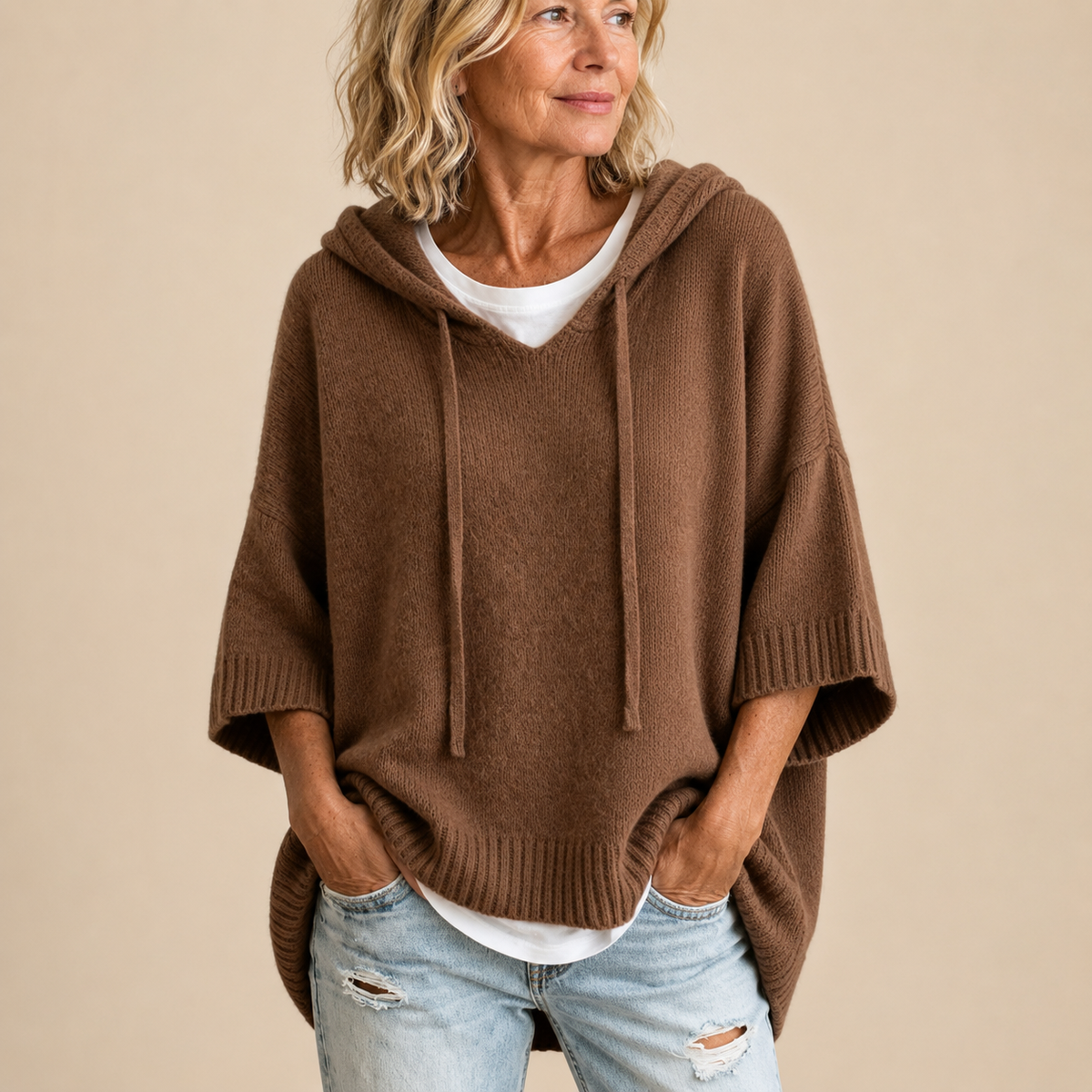 Ottavia | Poncho in Maglia con Cappuccio e Manica a Tre Quarti