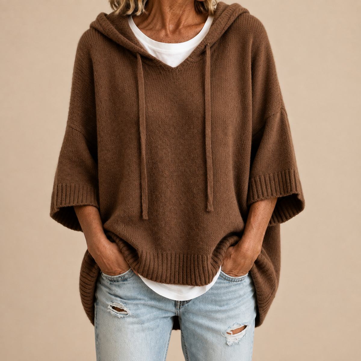 Ottavia | Poncho in Maglia con Cappuccio e Manica a Tre Quarti