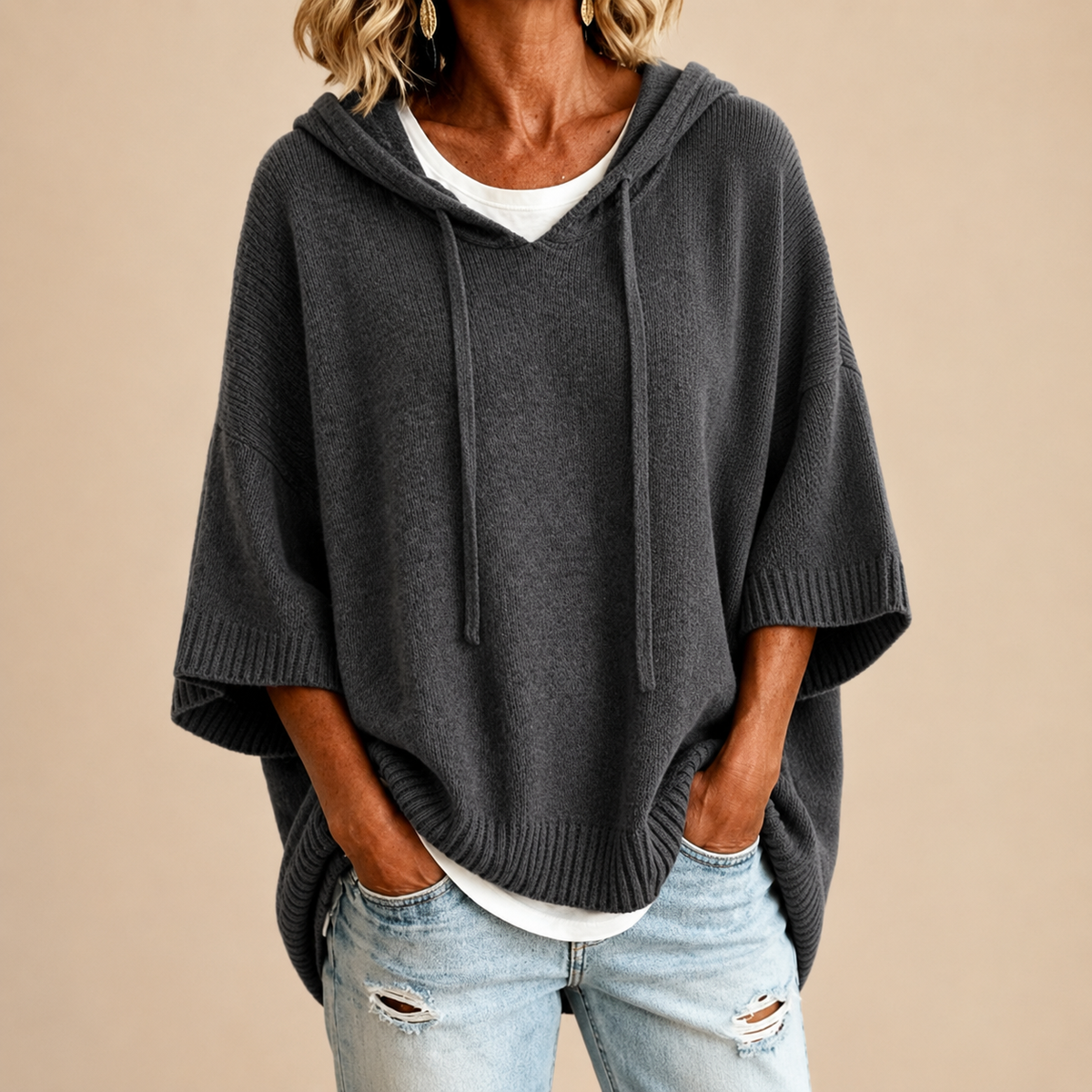 Ottavia | Poncho in Maglia con Cappuccio e Manica a Tre Quarti