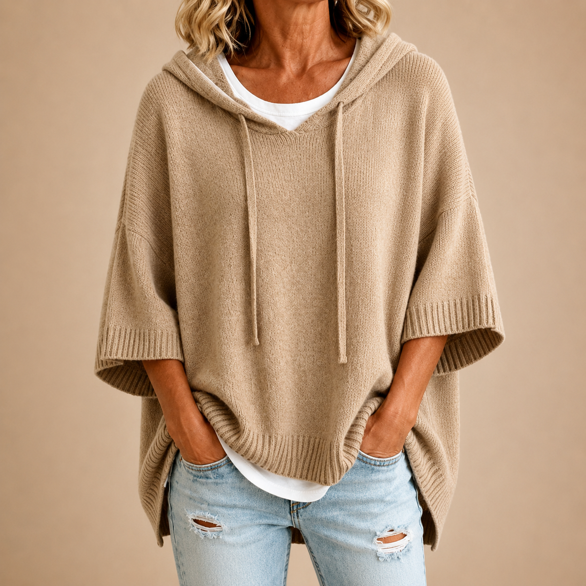 Ottavia | Poncho in Maglia con Cappuccio e Manica a Tre Quarti